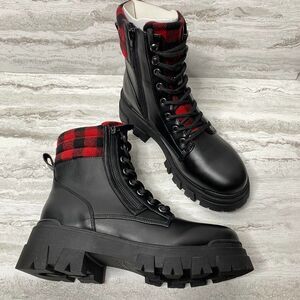 Marc Fisher Aboli Plaid Trimmed Boots Lug Sole Lace-Up Hiker Booties Black